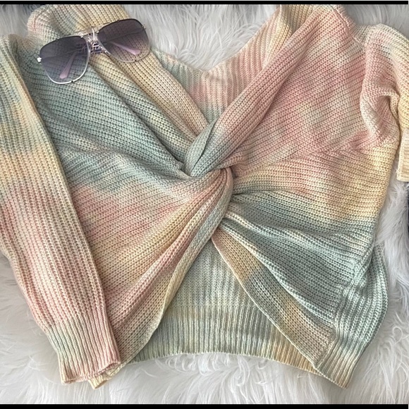 🌟CLEARANCE 🌟Sweet As Candy Twist Sweater - Picture 5 of 6